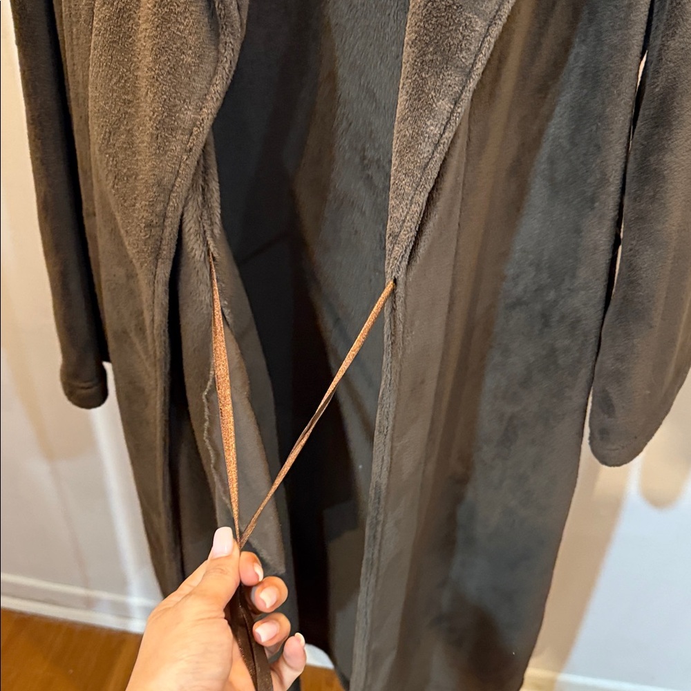 Cozy Brown Robe - Picture 6 of 7